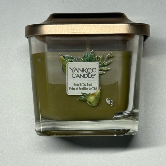 Yankee Candle Green Botanical Scented Candle - Picture 1 of 3